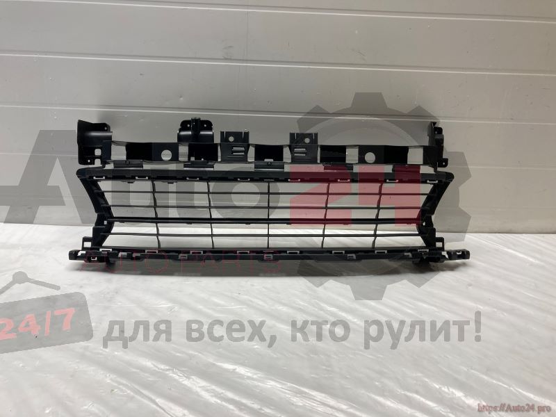 РЕШЕТКА В БАМПЕР ПЕРЕДНИЙ RENAULT LOGAN II 2014- SANDERO  STEPWAY II 2014-